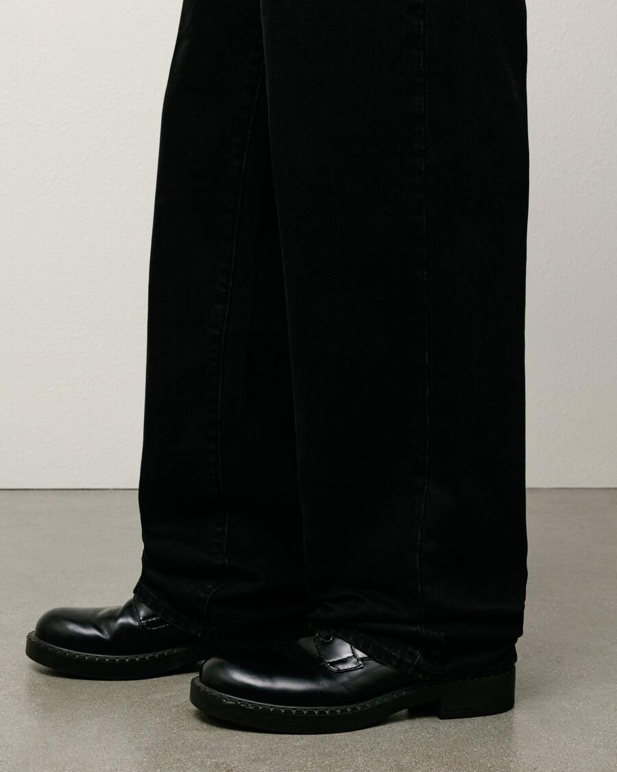 entspannte jeans aus denim