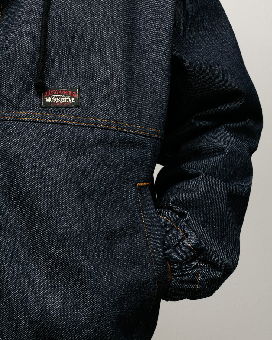 isolierte arbeitsjacke aus raw denim