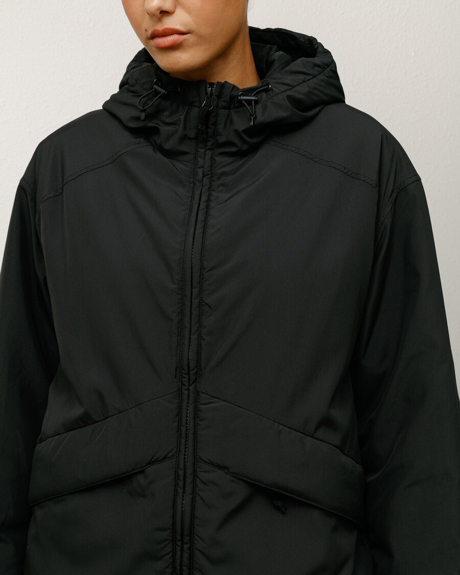 isolierte kapuzenjacke