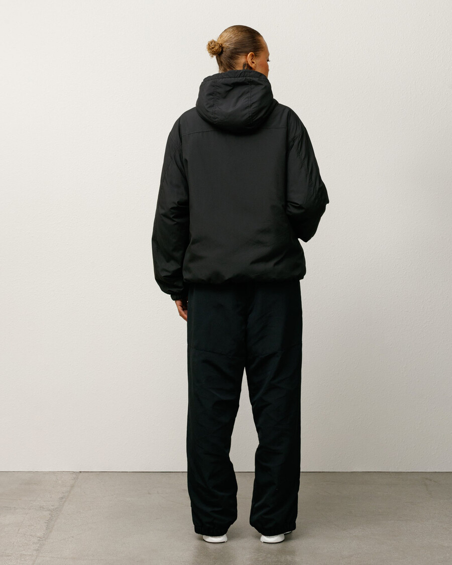 isolierte kapuzenjacke