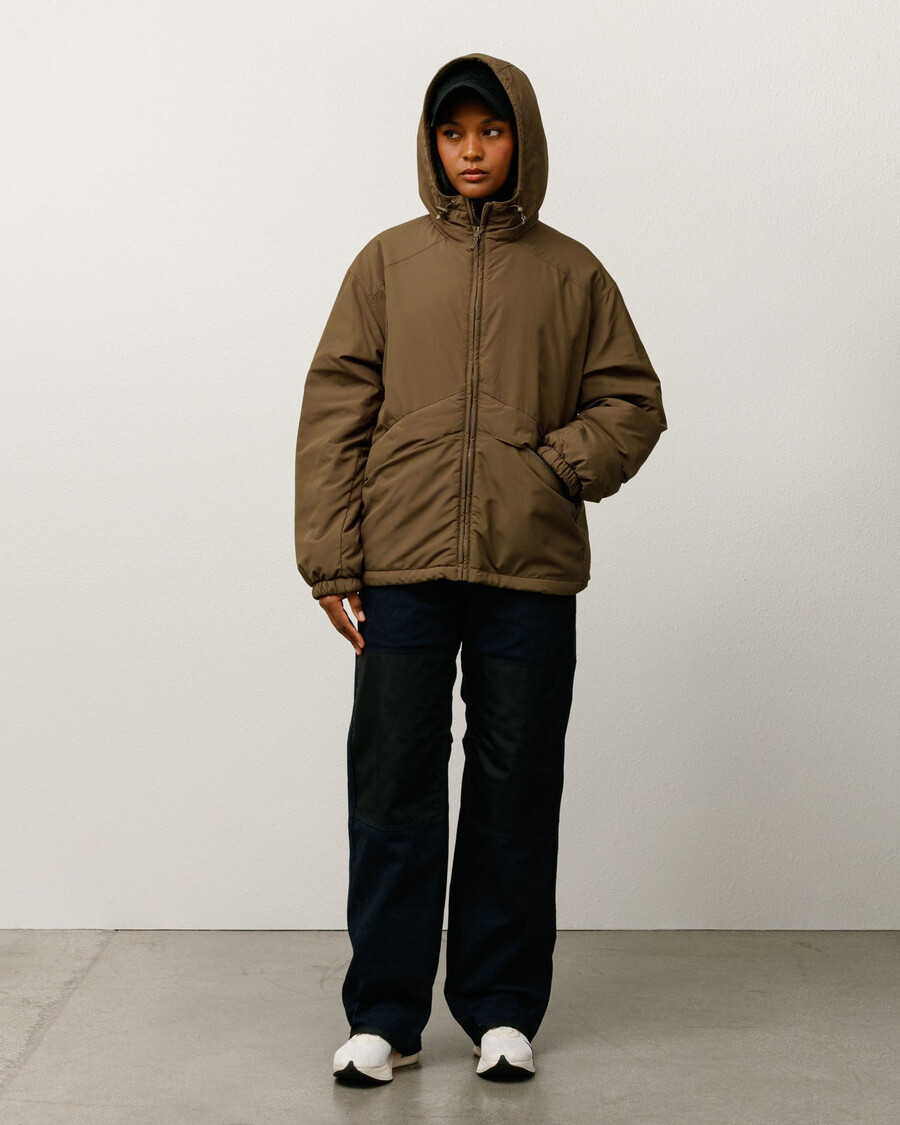 isolierte kapuzenjacke